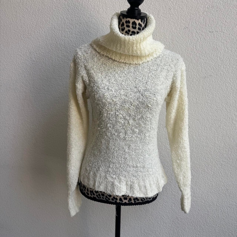 Mister Noah cream acrylic turtleneck sweater size L